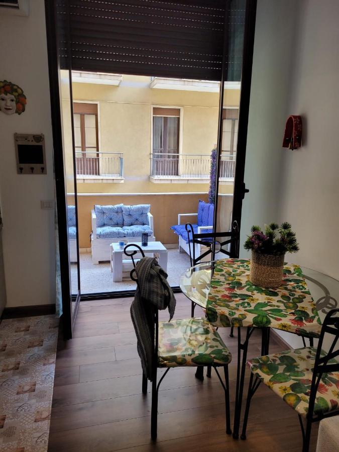 La Dimora Di Enrico Apartment คาตาเนีย ภายนอก รูปภาพ