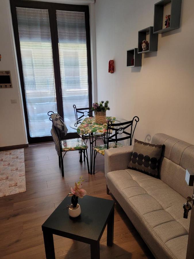 La Dimora Di Enrico Apartment คาตาเนีย ภายนอก รูปภาพ